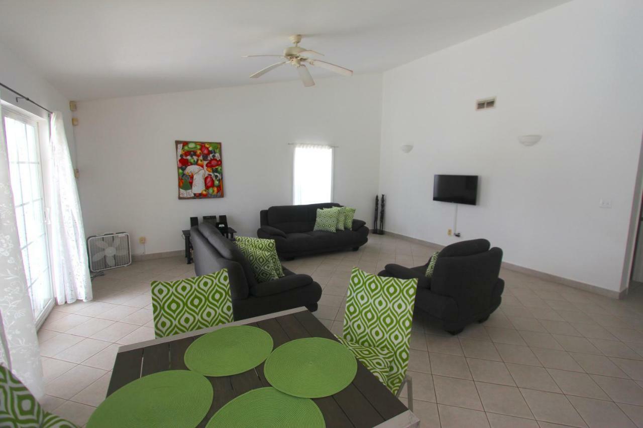 Villa The White House à Jolly Harbour Extérieur photo